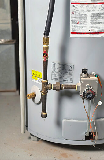 https://melvillehotwater.com.au/uploads/2025/06/gas-hot-water-system-65811.jpg